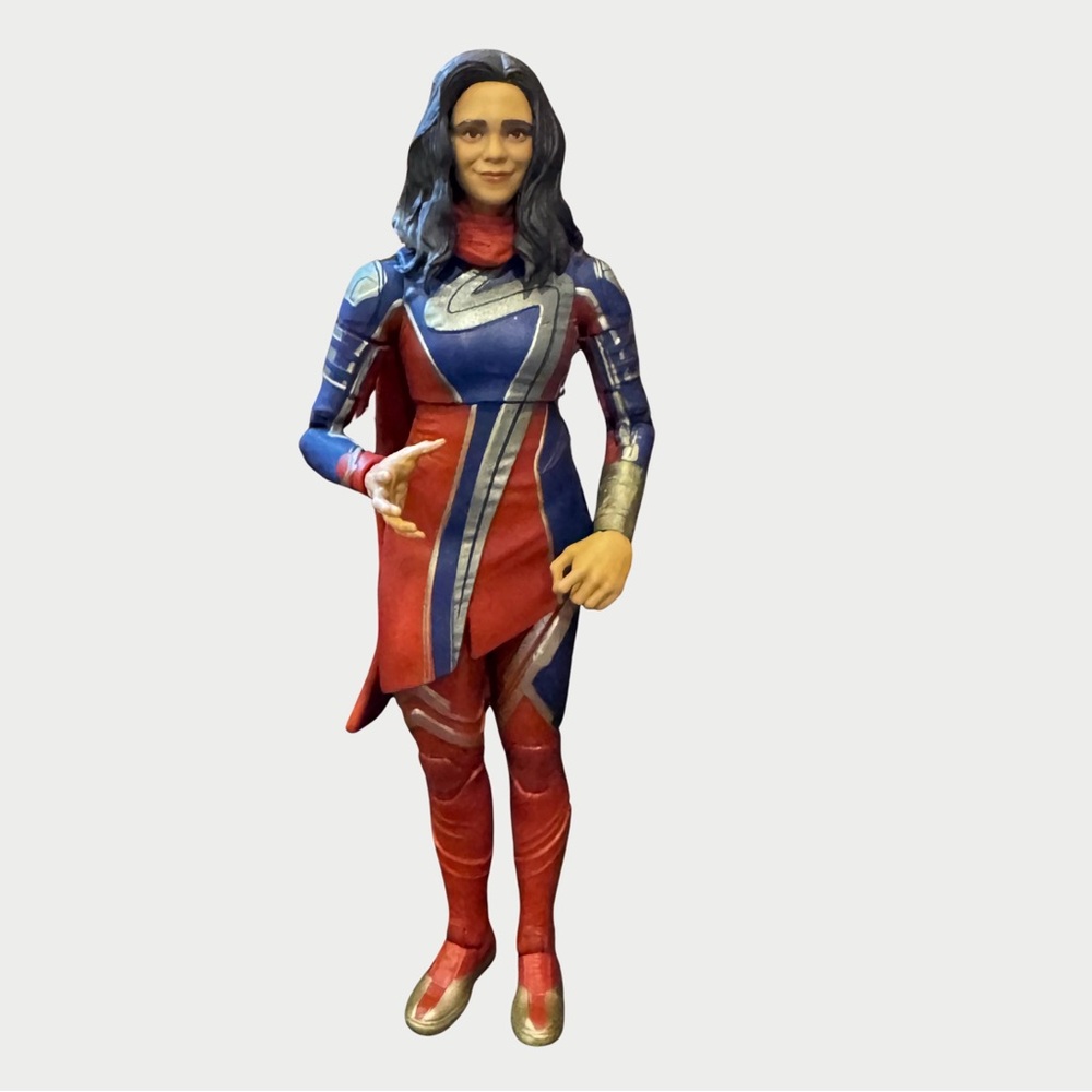 Ms. Marvel 6” Action Figure Marvel Legends